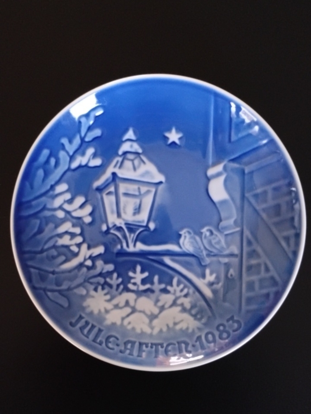 1983 Bing & Grondahl Christmas In The Old Town Jule Aften Collector Plate 7"